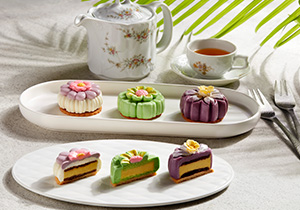 300x210px_D24 Blossoming Trio (Coffee, Pandan, Chocolate Brownie)