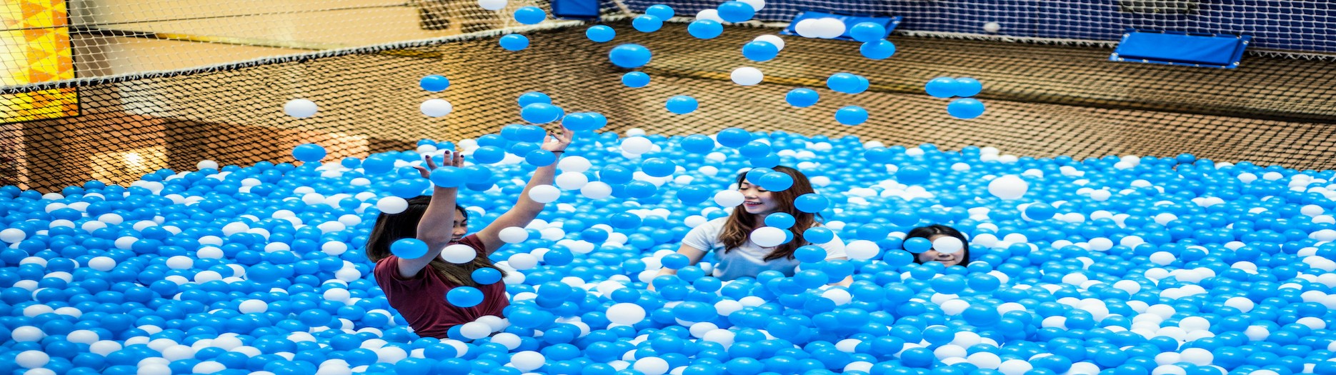 AIRZONE Ballpit Banner