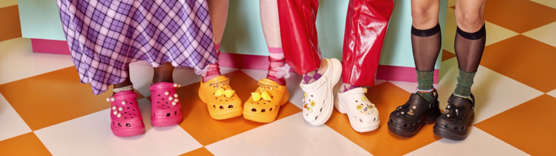 crocs 1870x525