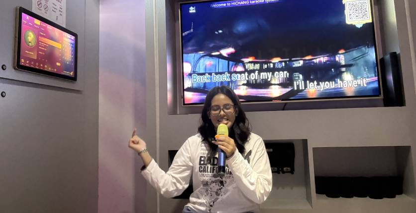 Farhah at HaveFun KTV