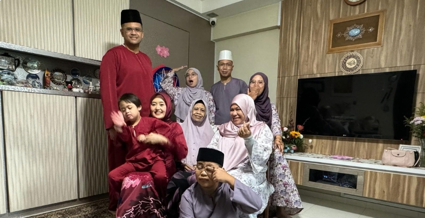 SAFRA MF EC Member Hari Raya Family Photo